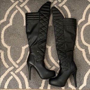 ShoeDazzle boots